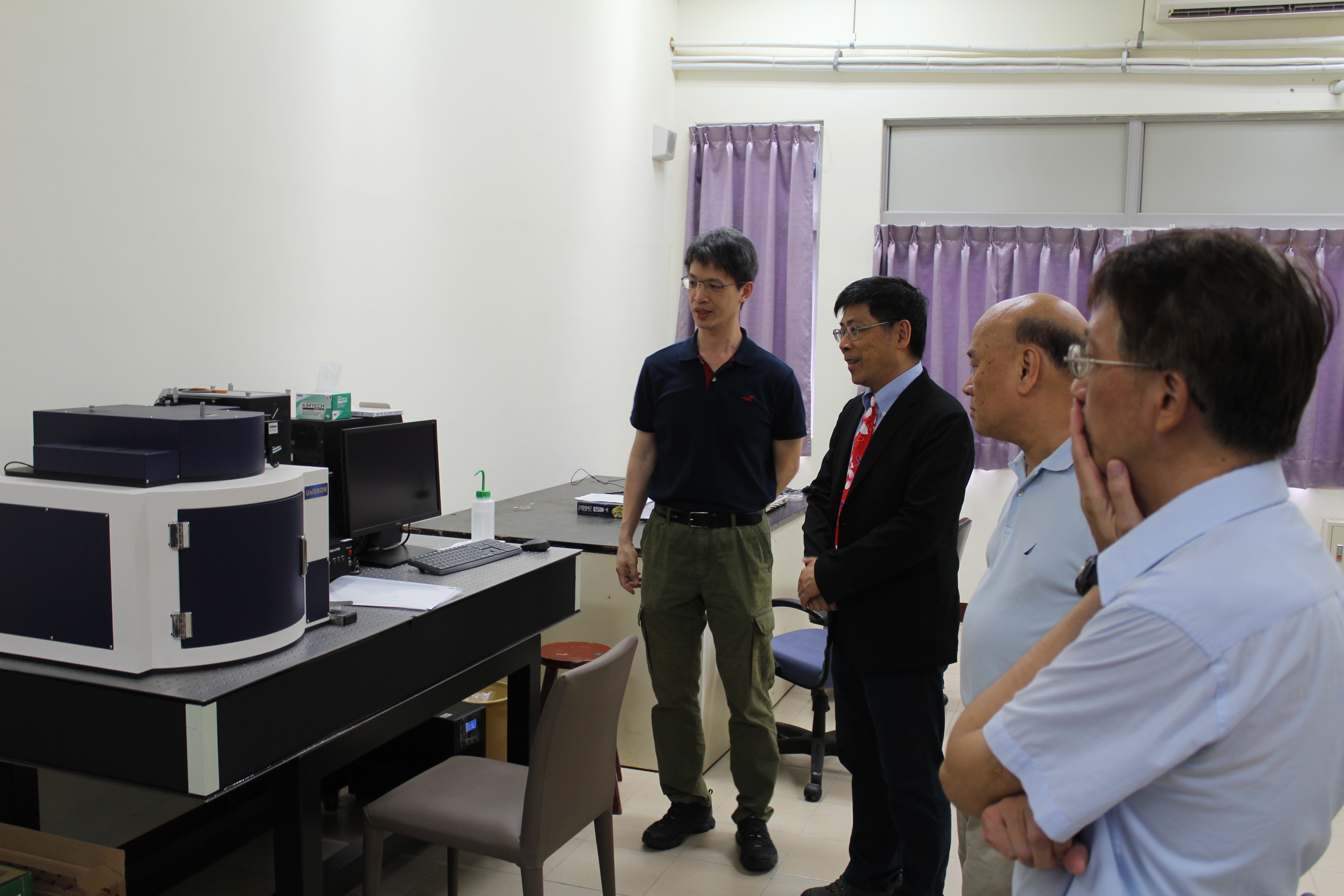 圖十、參觀材料系館內聯合大學特色實驗室(一)